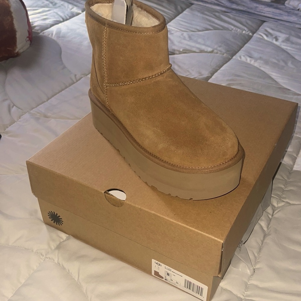 W classic Mini Platform color (CHE) size 8 women